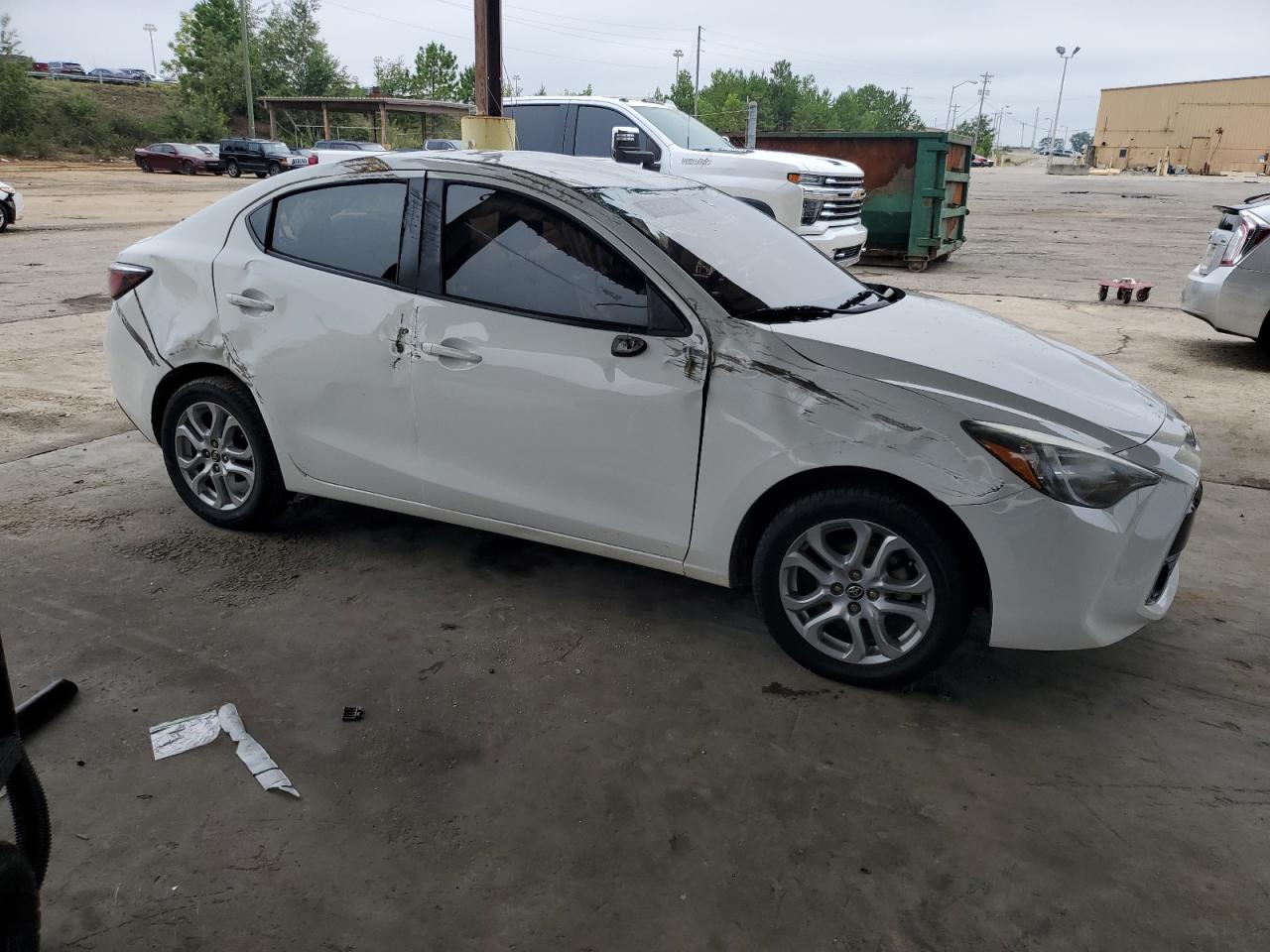 VIN 3MYDLBYV7GY126264 2016 TOYOTA YARIS no.4