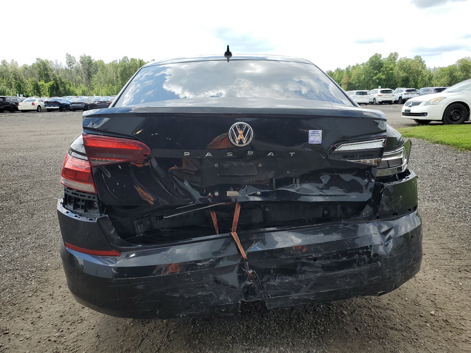 1VWUA7A3XLC009563 2020 Volkswagen Passat Highline