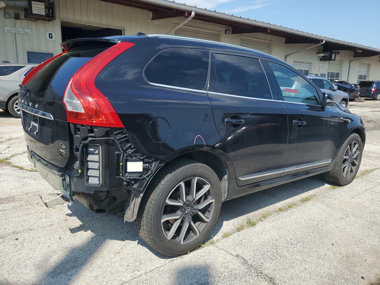 YV449MRM4G2924893 2016 Volvo Xc60 T6 Platinum