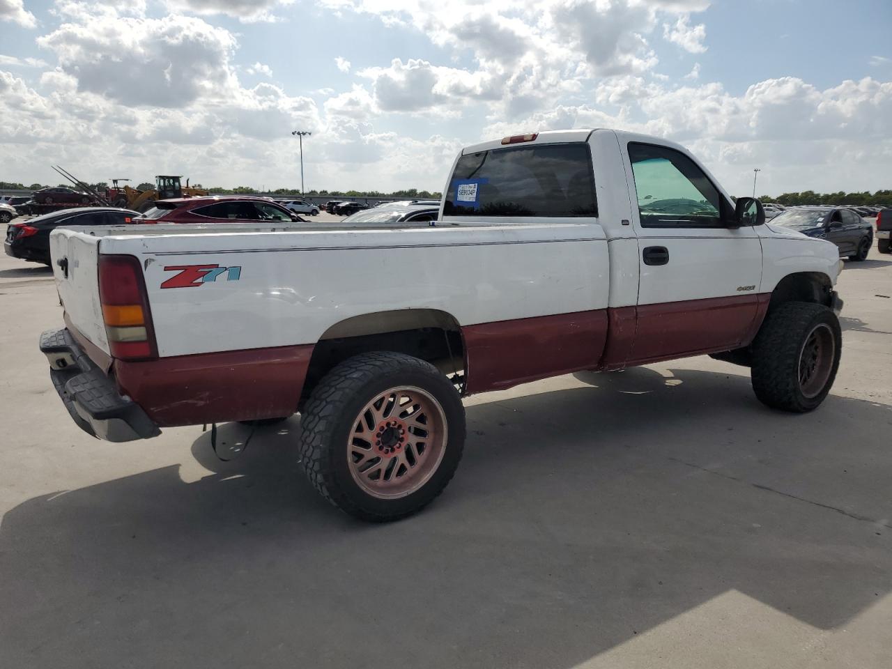 2000 Chevrolet Silverado - Image 3