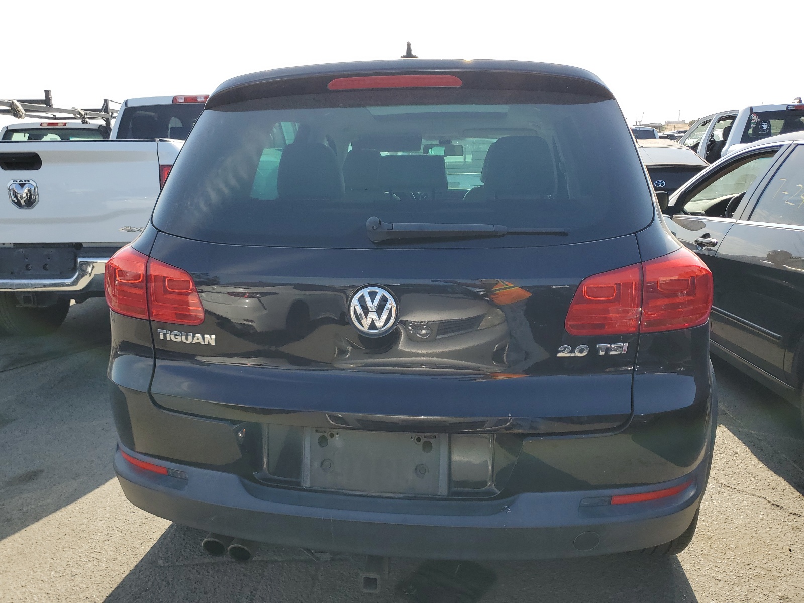 WVGAV7AX0CW555876 2012 Volkswagen Tiguan S