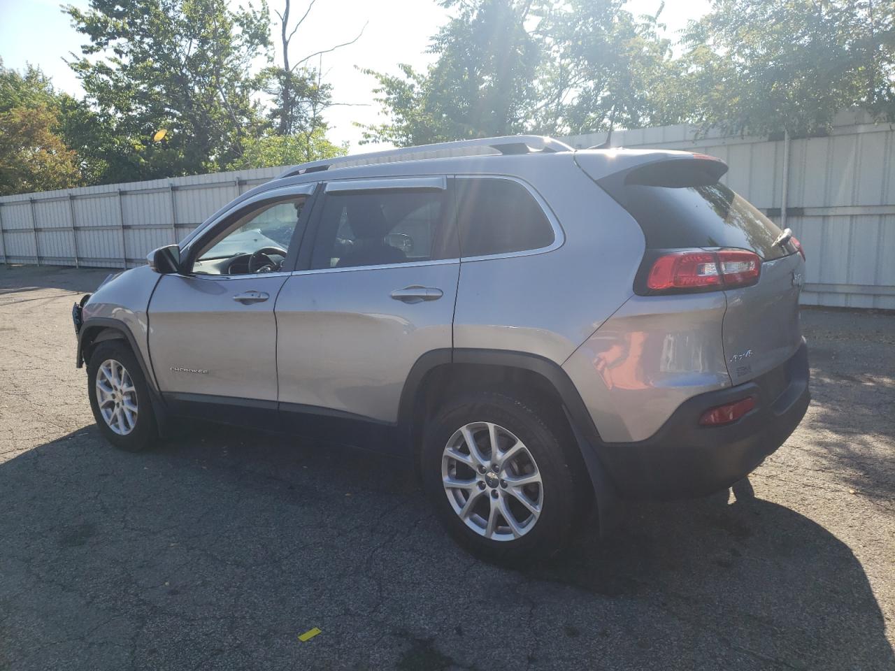 2018 Jeep Grand Cherokee - Image 2