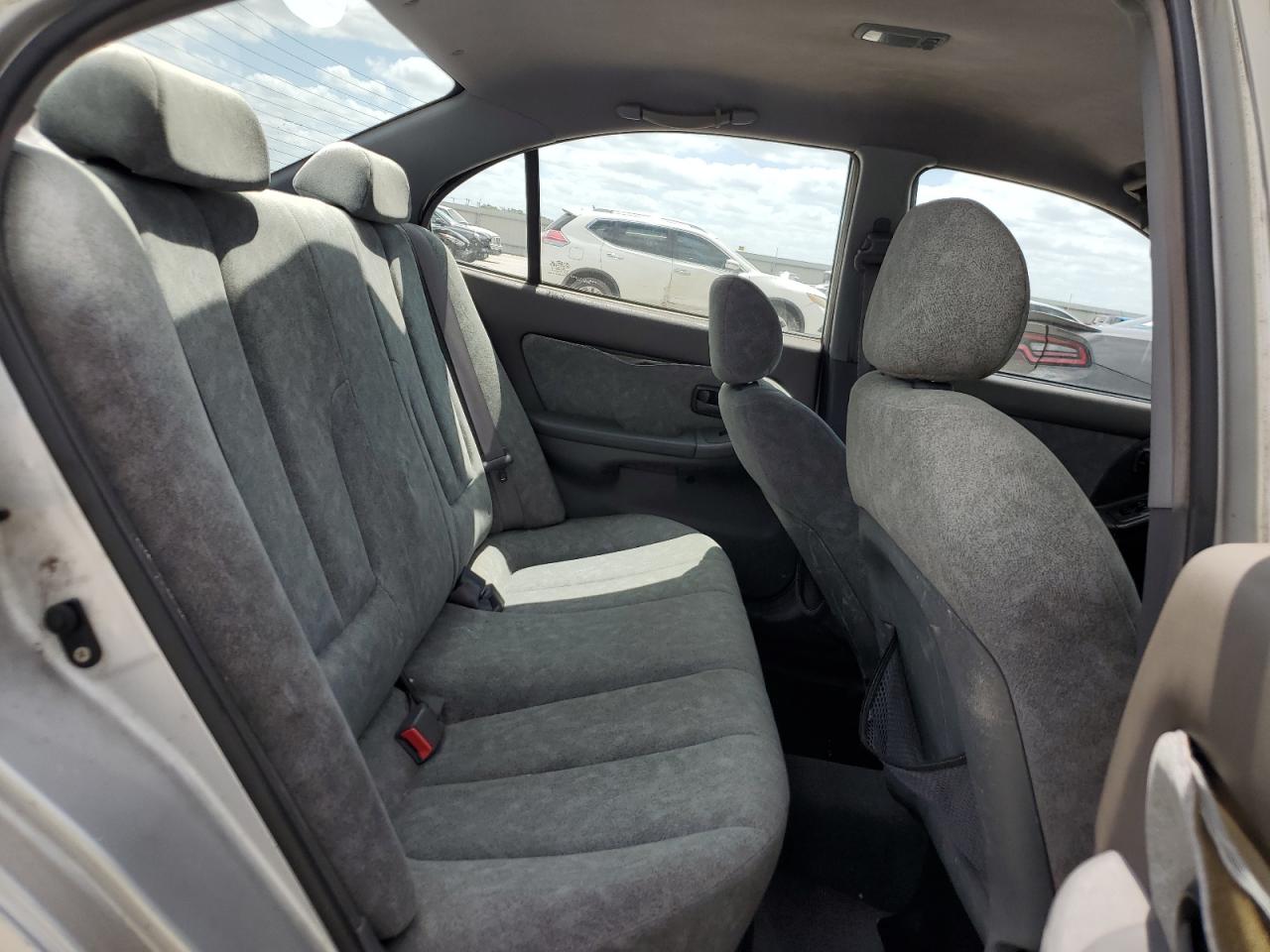 2002 Hyundai Elantra Gls VIN: KMHDN45D22U405273 Lot: 64985224