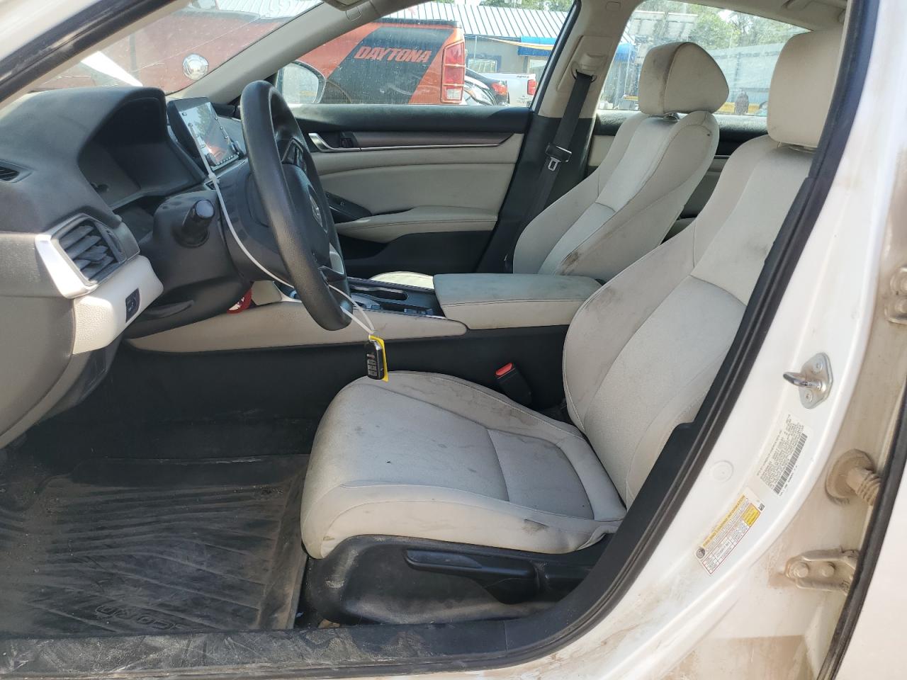 1HGCV1F10JA208218 2018 Honda Accord Lx