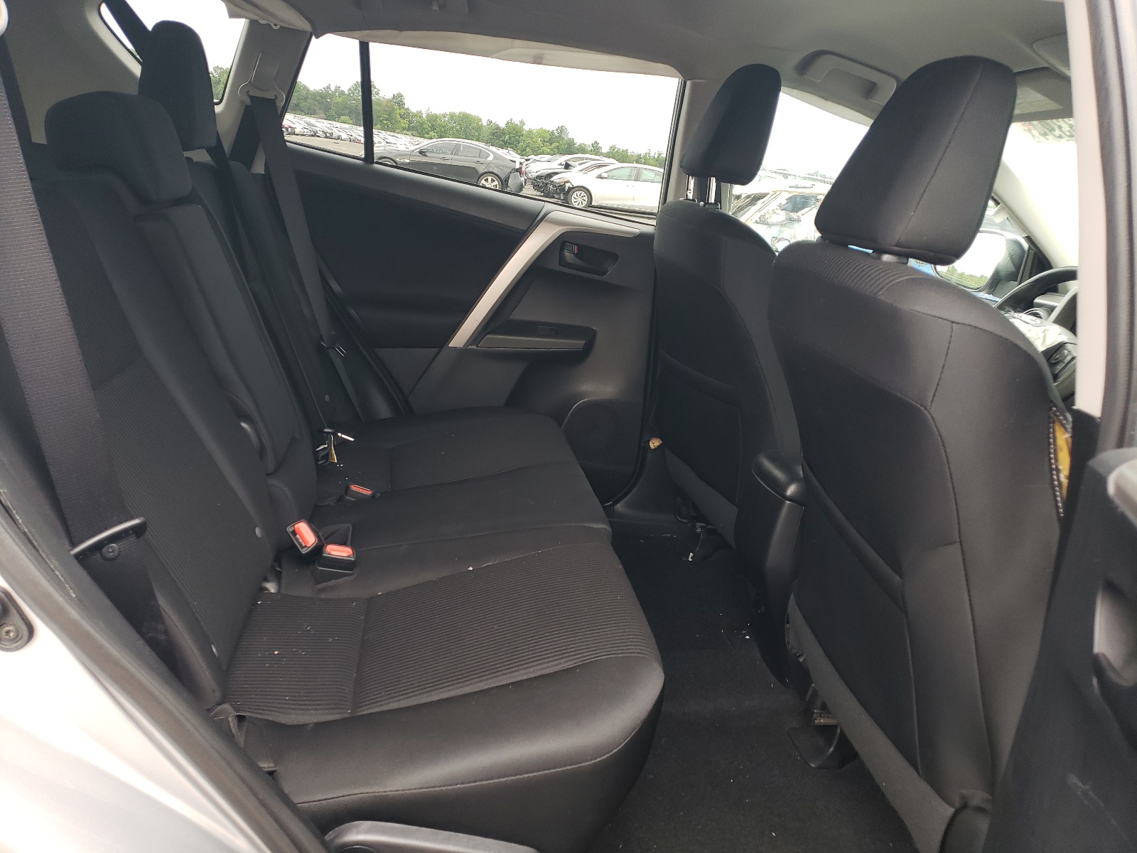 2T3BFREVXHW597424 2017 Toyota Rav4 Le