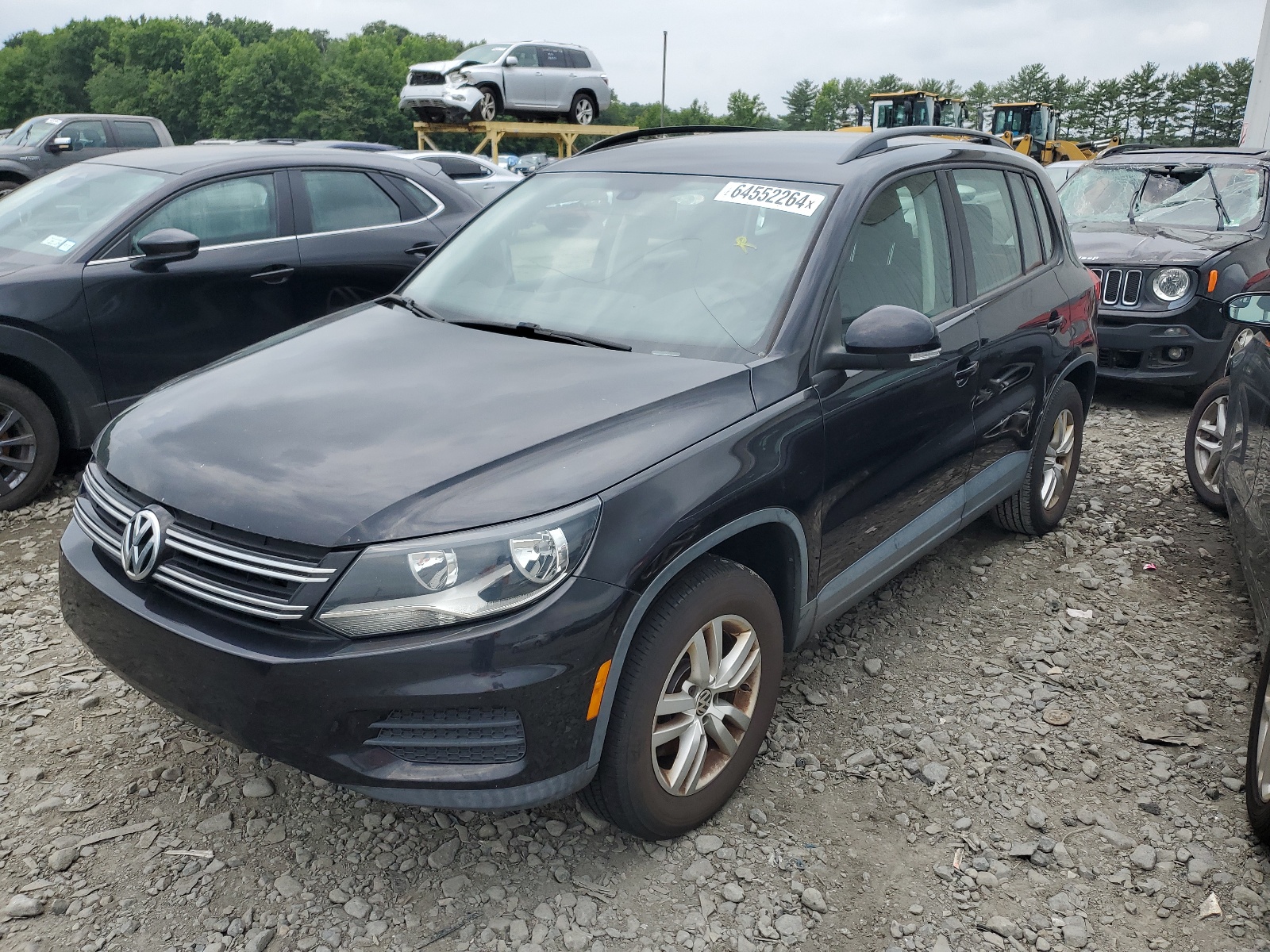 2016 Volkswagen Tiguan S vin: WVGAV7AX8GW546901