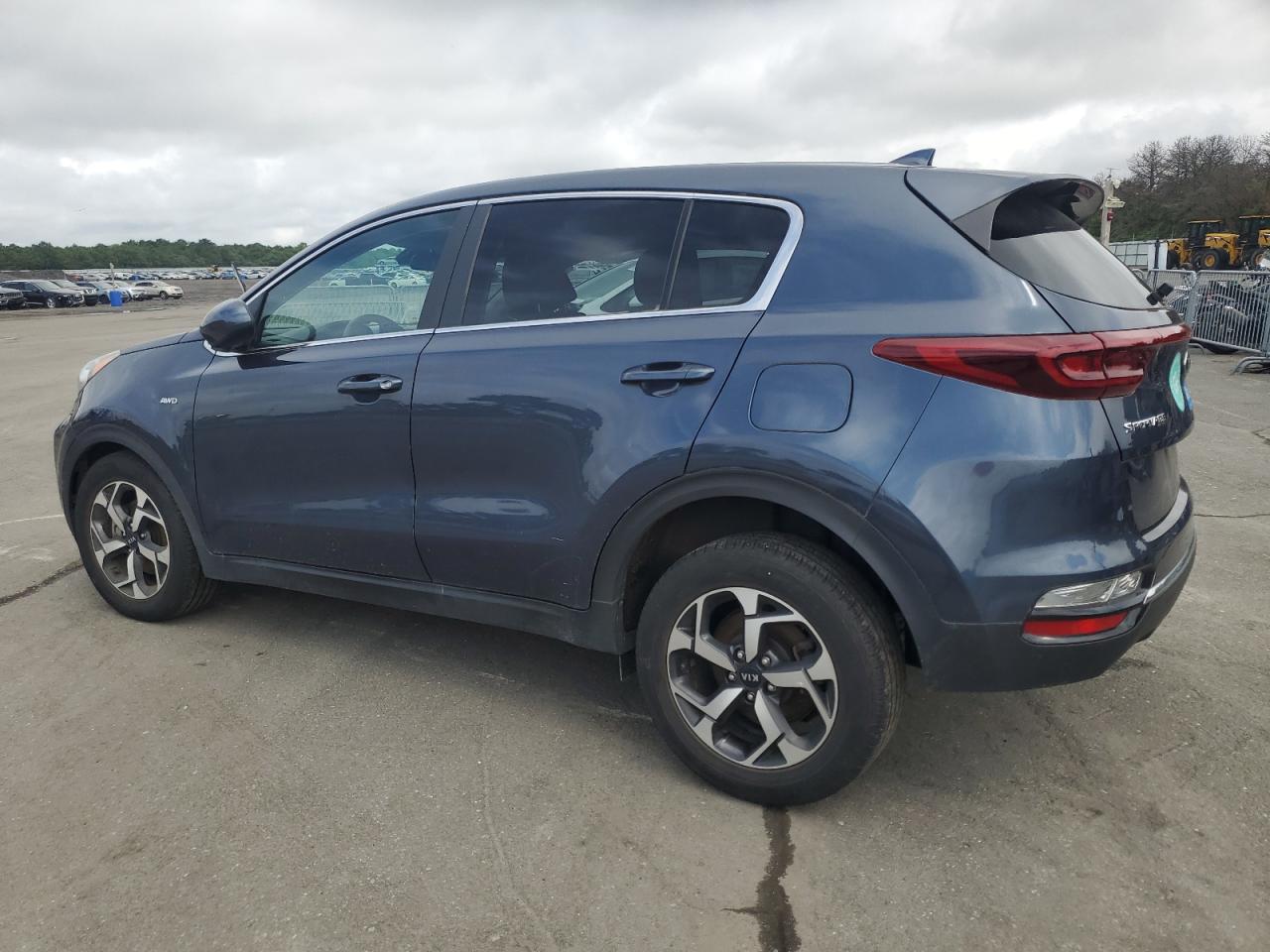 KNDPMCAC9N7967833 Kia Sportage L 2