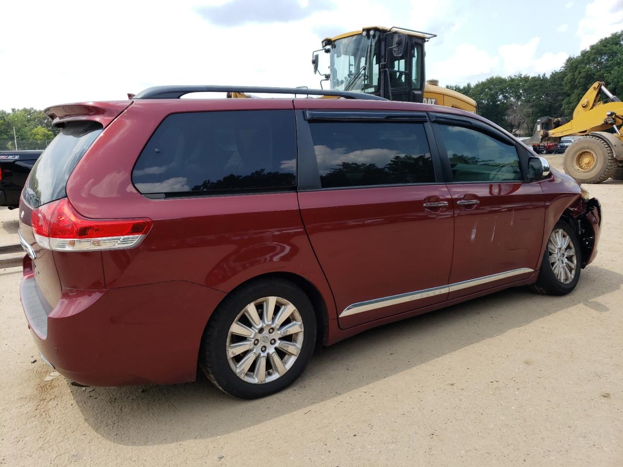 2011 Toyota Sienna Xle VIN: 5TDDK3DC5BS014302 Lot: 62807724