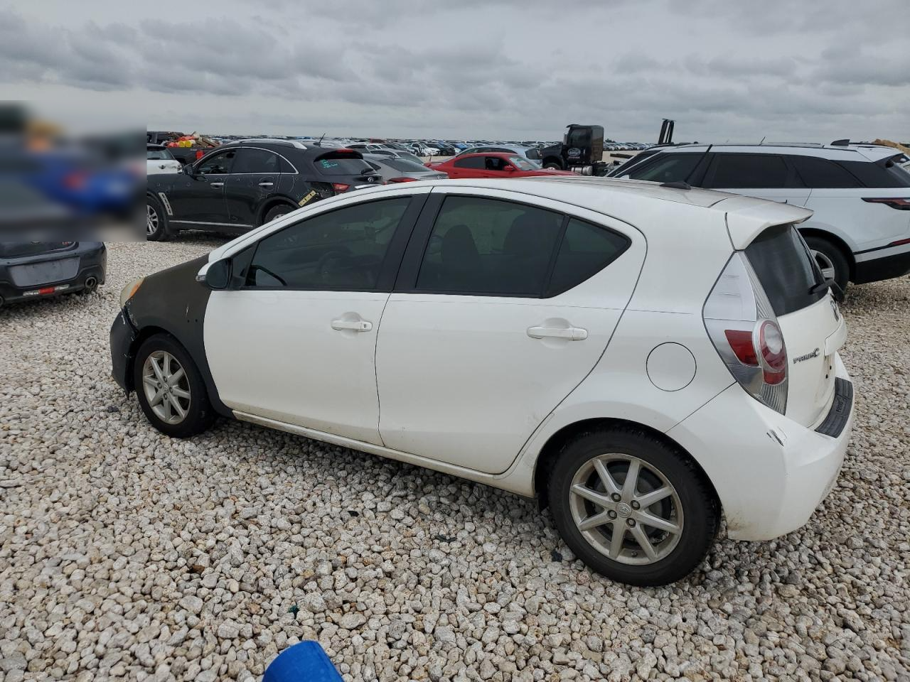 2013 Toyota Prius C vin: JTDKDTB39D1544051