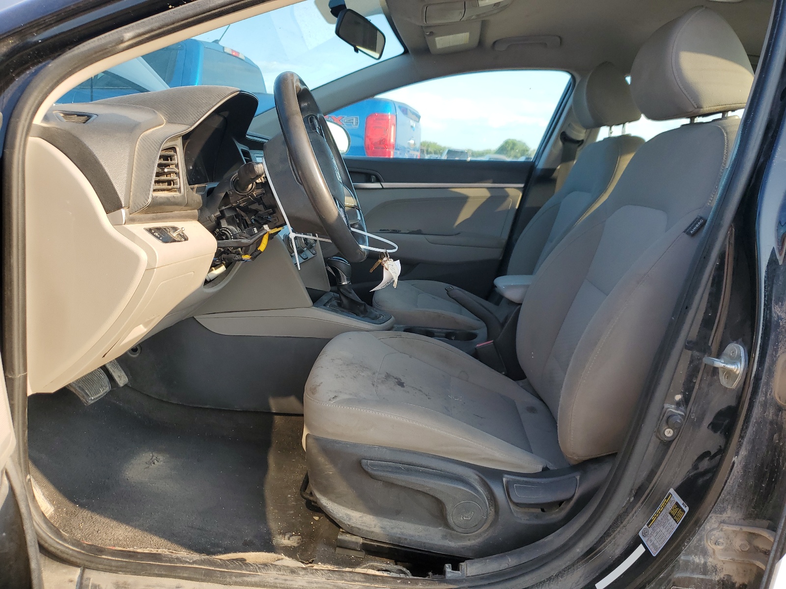 KMHD74LFXKU786871 2019 Hyundai Elantra Se