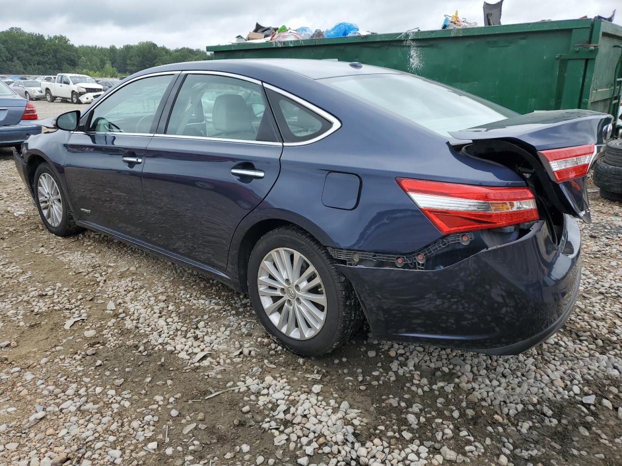 2014 Toyota Avalon - Image 2