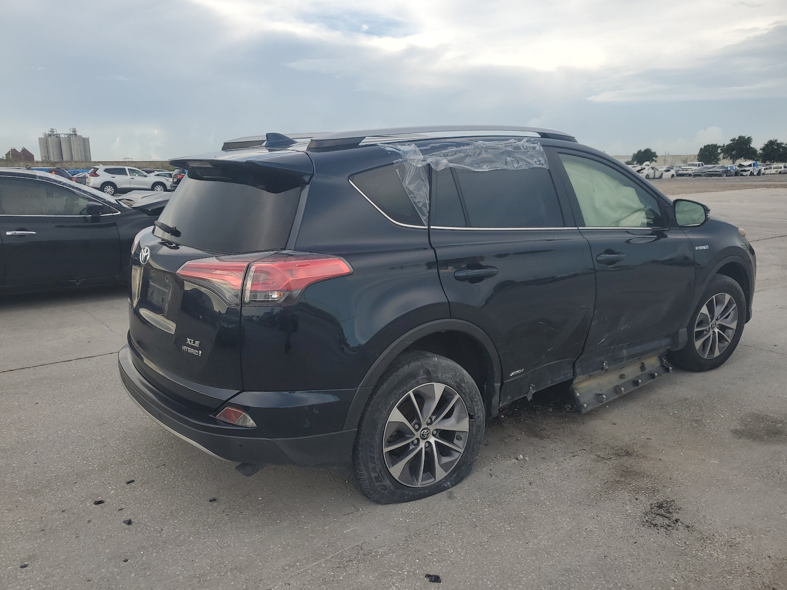 JTMRJREV9HD114547 2017 Toyota Rav4 Hv Le