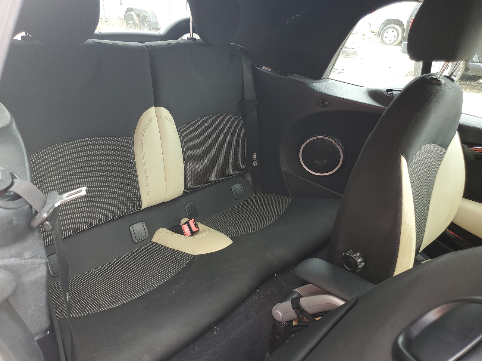 WMWMR3C59ATU96946 2010 Mini Cooper