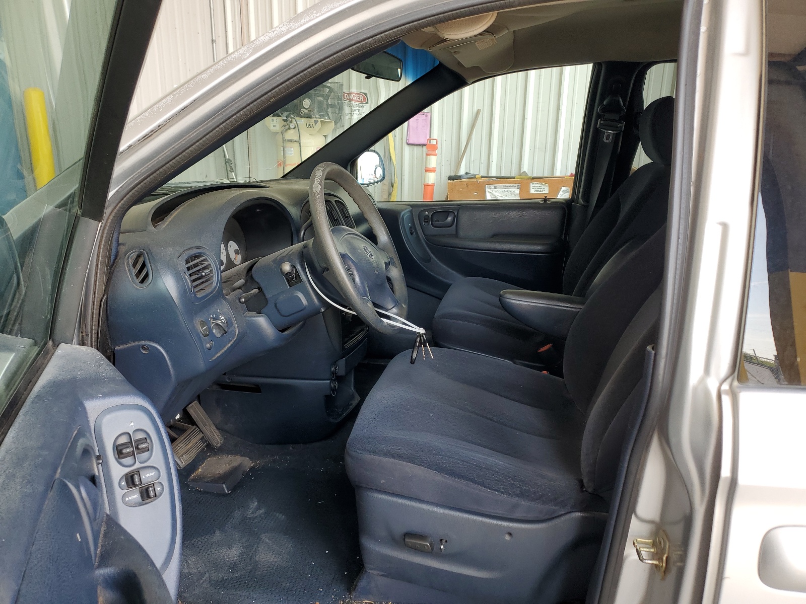 1B8GP44332B644066 2002 Dodge Grand Caravan Sport