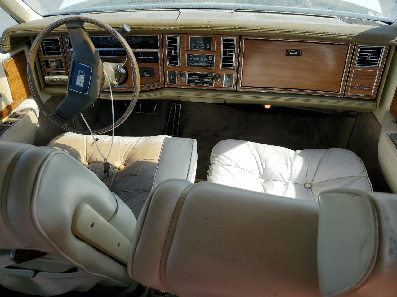 1981 Cadillac Eldorado VIN: 1G6AL579XBE613944 Lot: 62365914