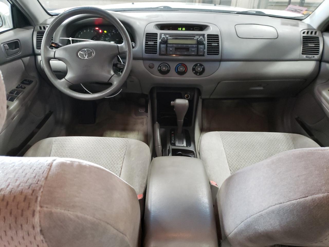 2004 Toyota Camry Le VIN: 4T1BE30K14U795888 Lot: 64189564