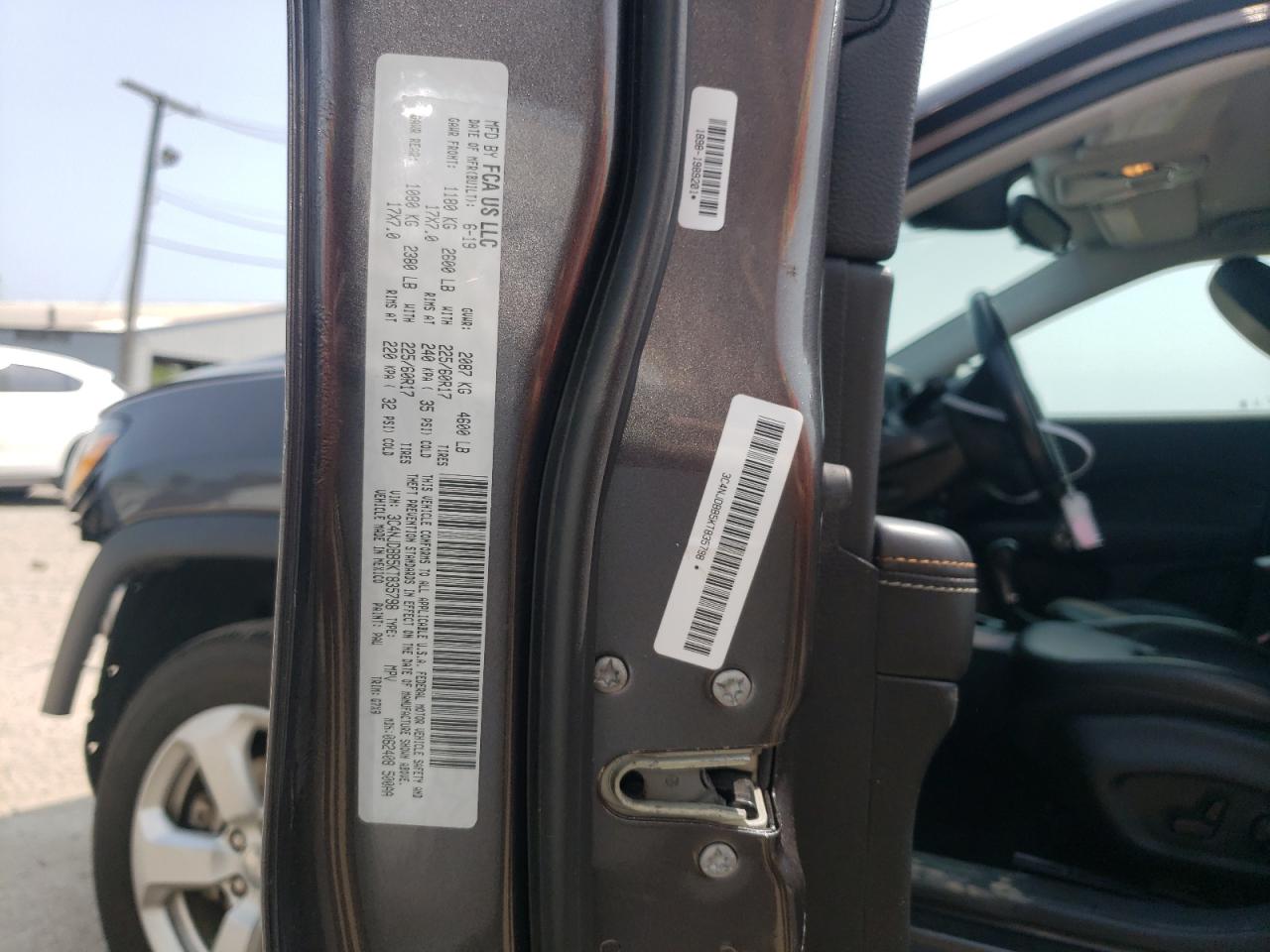 2019 Jeep Compass Latitude VIN: 3C4NJDBB5KT835798 Lot: 64882064