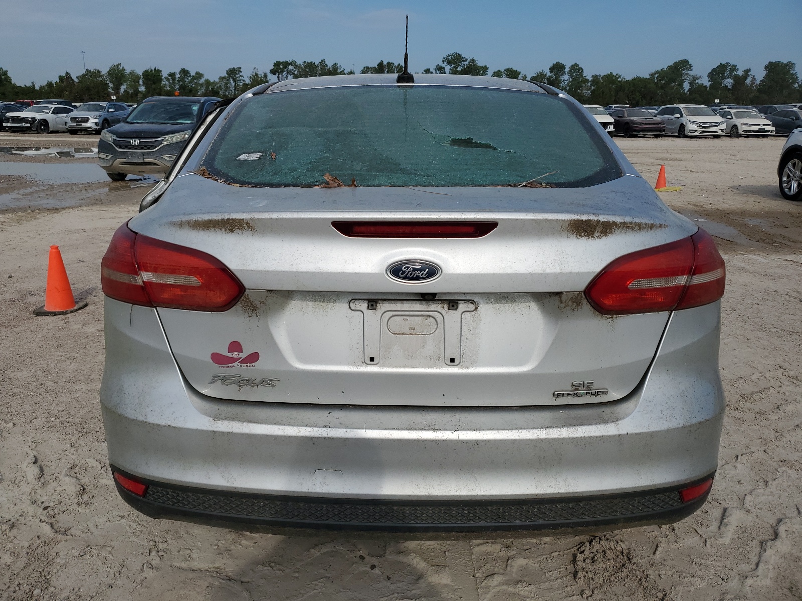 2015 Ford Focus Se vin: 1FADP3F24FL370226