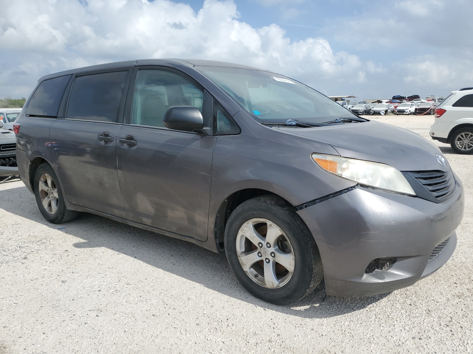 2017 Toyota Sienna vin: 5TDZZ3DC9HS766725