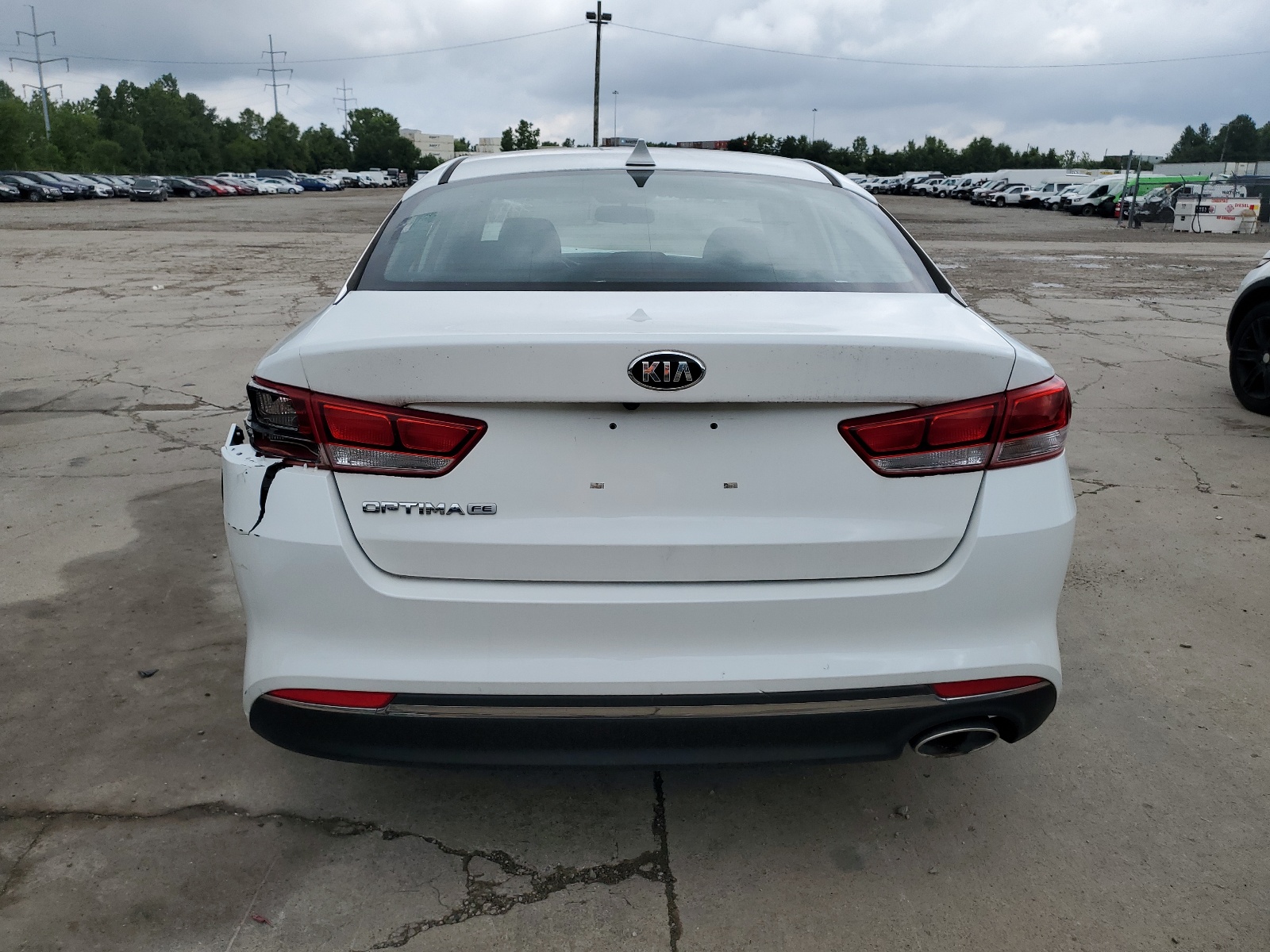 2017 Kia Optima Lx vin: 5XXGT4L32HG154058