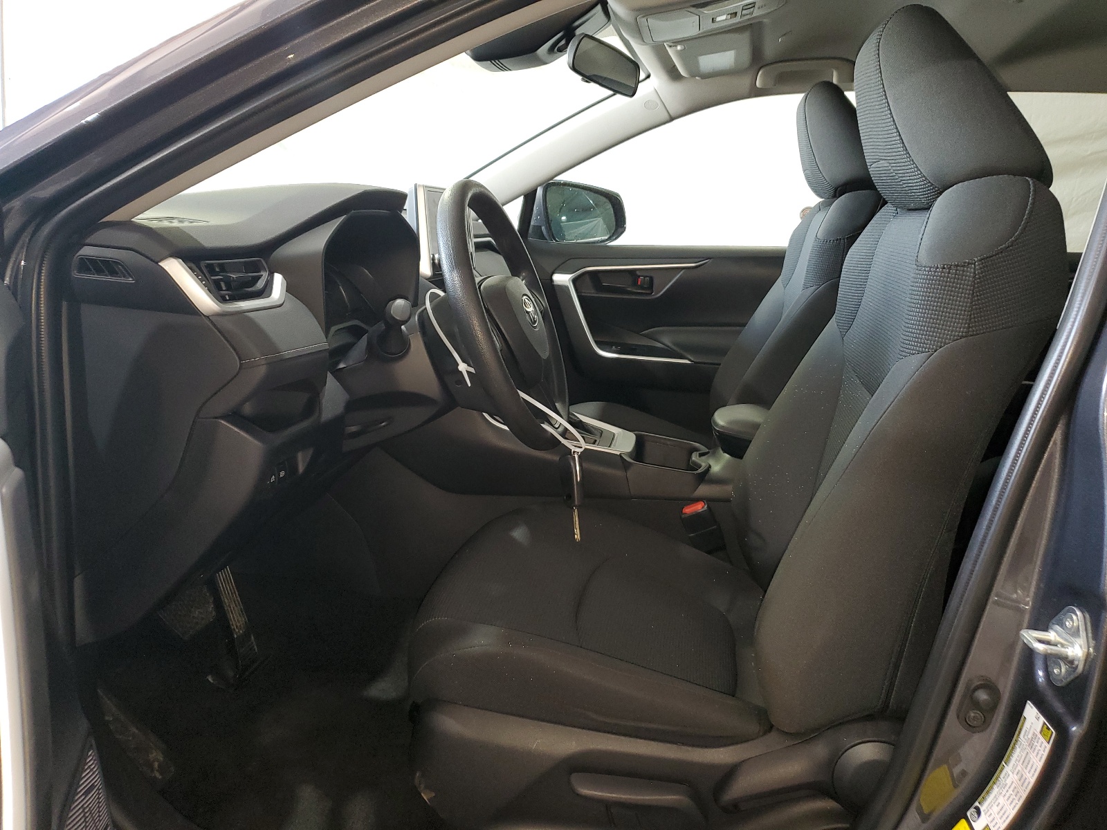 2T3H1RFV7PW283123 2023 Toyota Rav4 Le