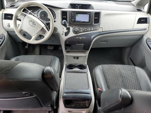  TOYOTA SIENNA 2013 Серебристый