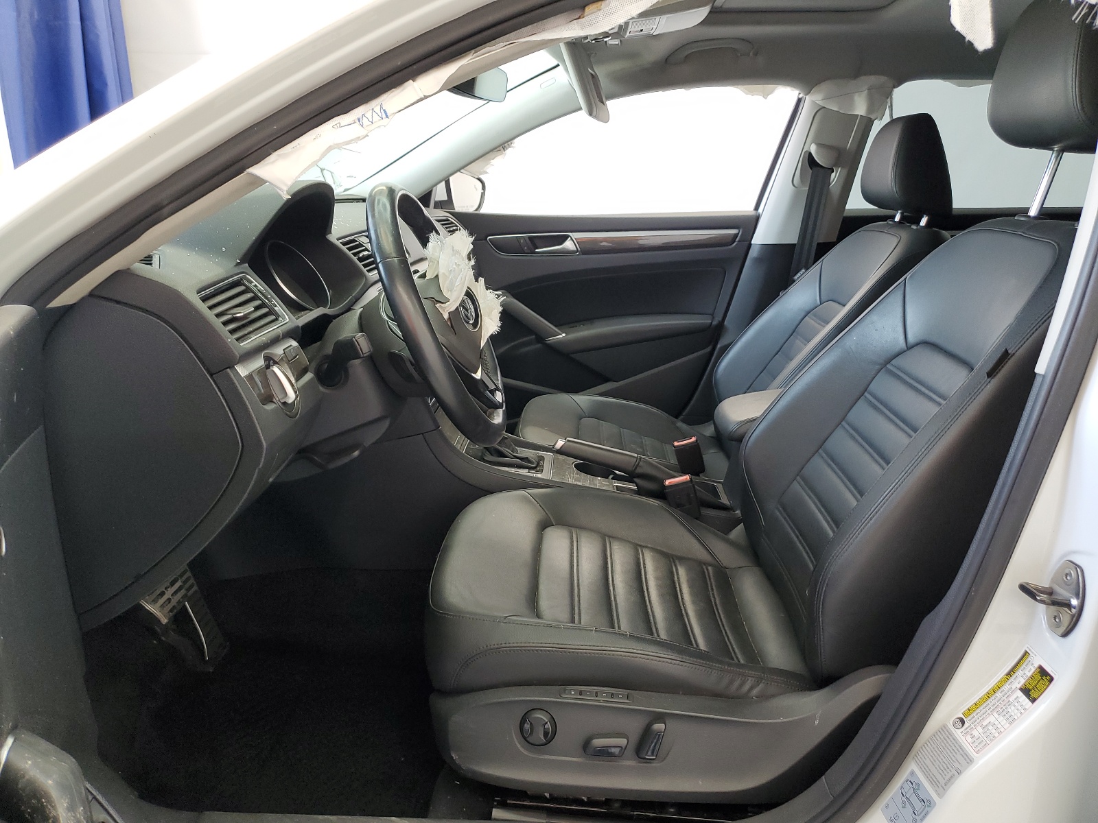 1VWCM7A30HC048009 2017 Volkswagen Passat Sel Premium