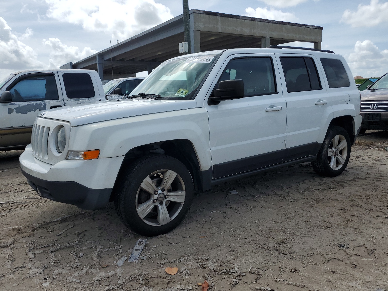 2016 Jeep Patriot Latitude vin: 1C4NJRFB4GD501380