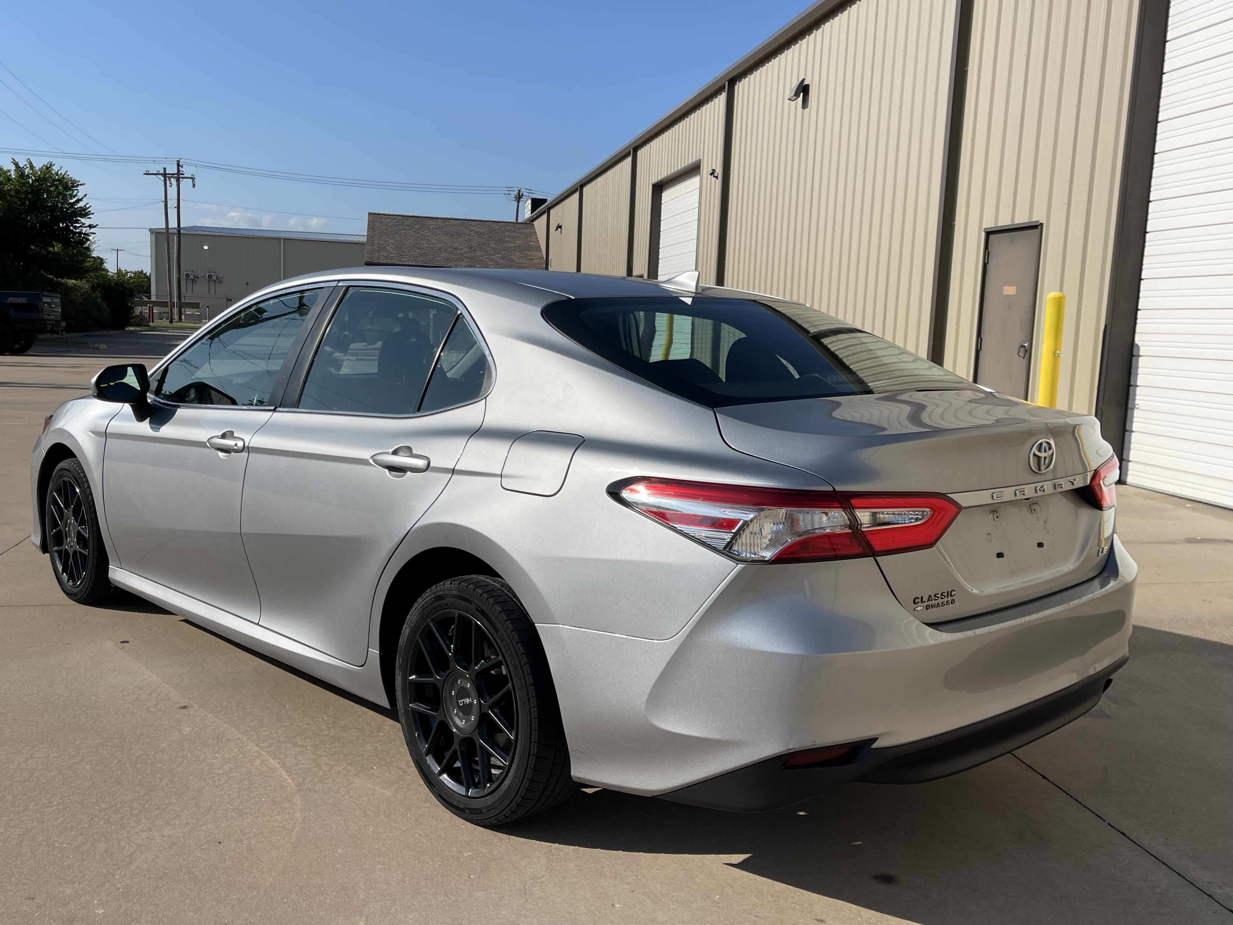 2019 Toyota Camry L vin: 4T1B11HK2KU227392