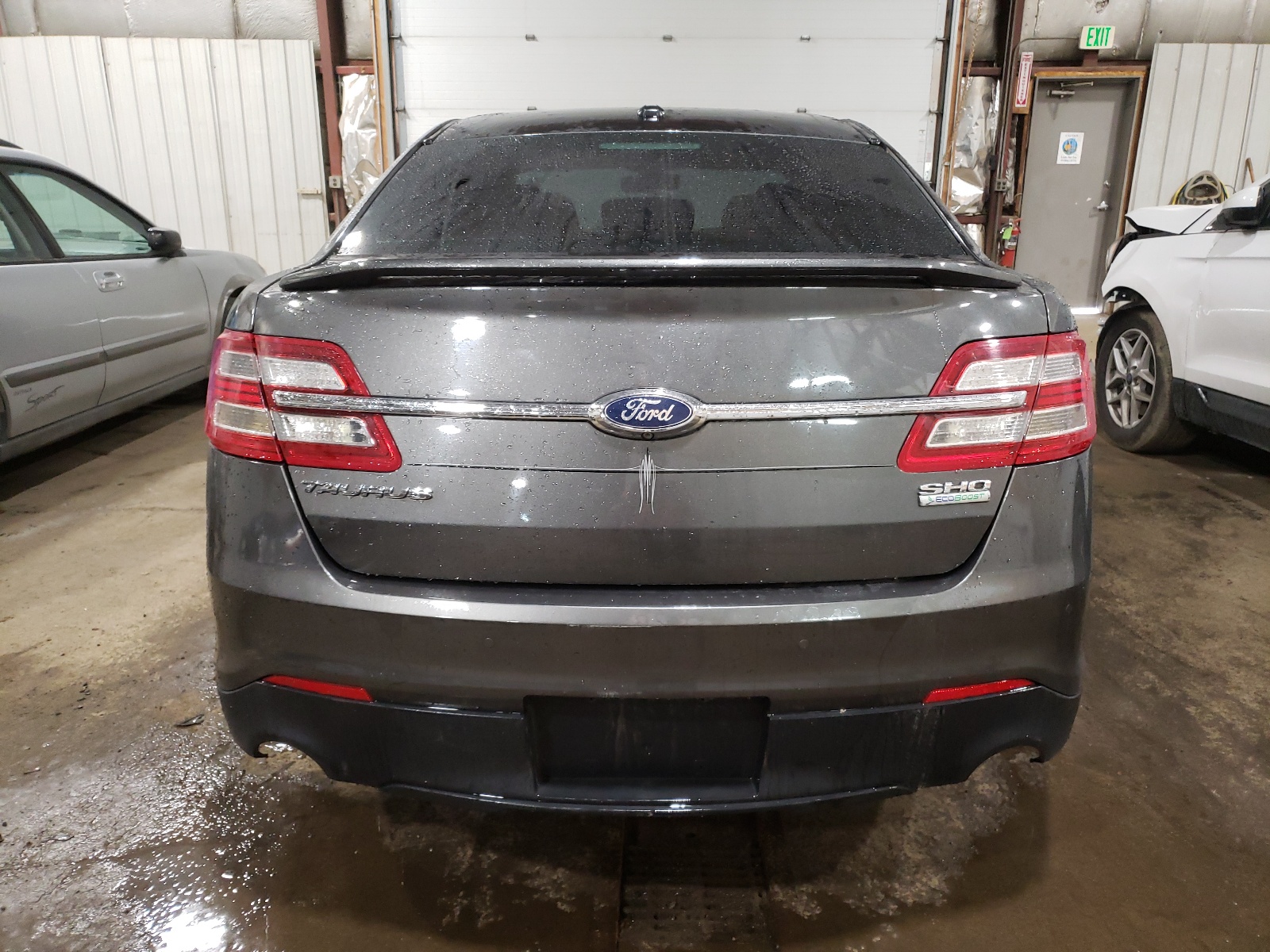 1FAHP2KT1FG167118 2015 Ford Taurus Sho