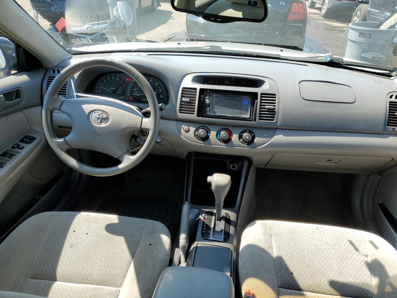 2003 Toyota Camry Le VIN: 4T1BF32K23U564443 Lot: 63104974