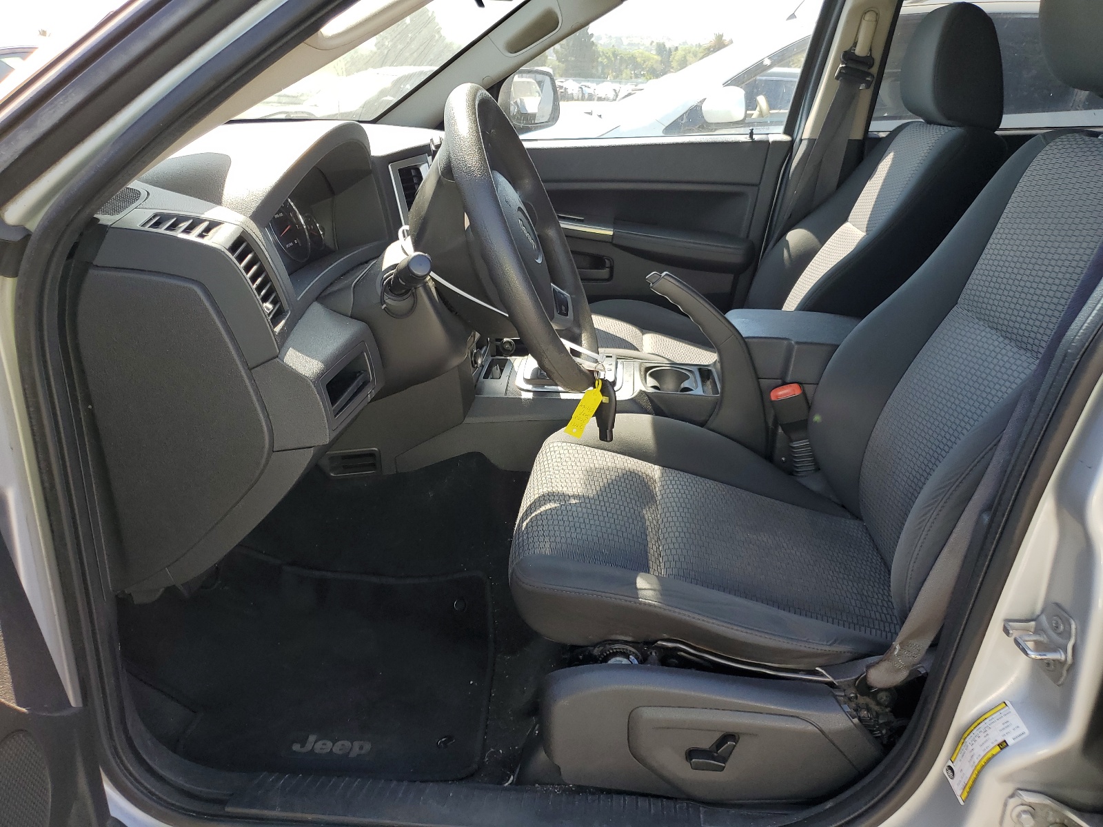 1J8GS48K58C240492 2008 Jeep Grand Cherokee Laredo