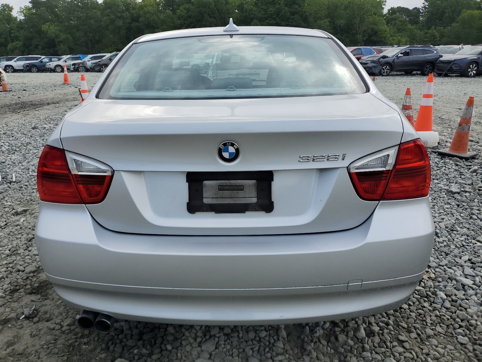 WBAVA33527KX81532 2007 BMW 328 I