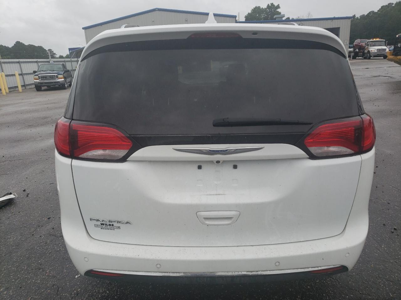 2018 Chrysler Pacifica Touring L VIN: 2C4RC1BG9JR210599 Lot: 63862234