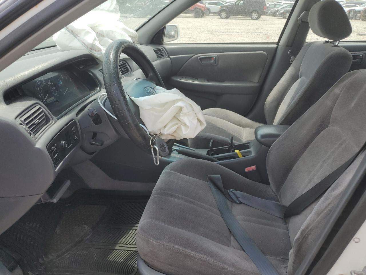 1999 Toyota Camry Le VIN: JT2BG22K0X0307167 Lot: 62960924