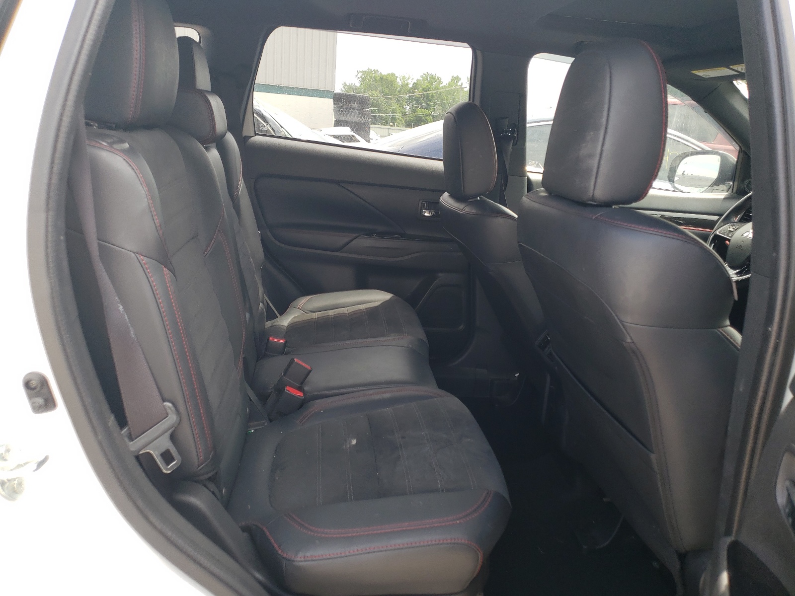 JA4AZ3A36LZ004830 2020 Mitsubishi Outlander Se