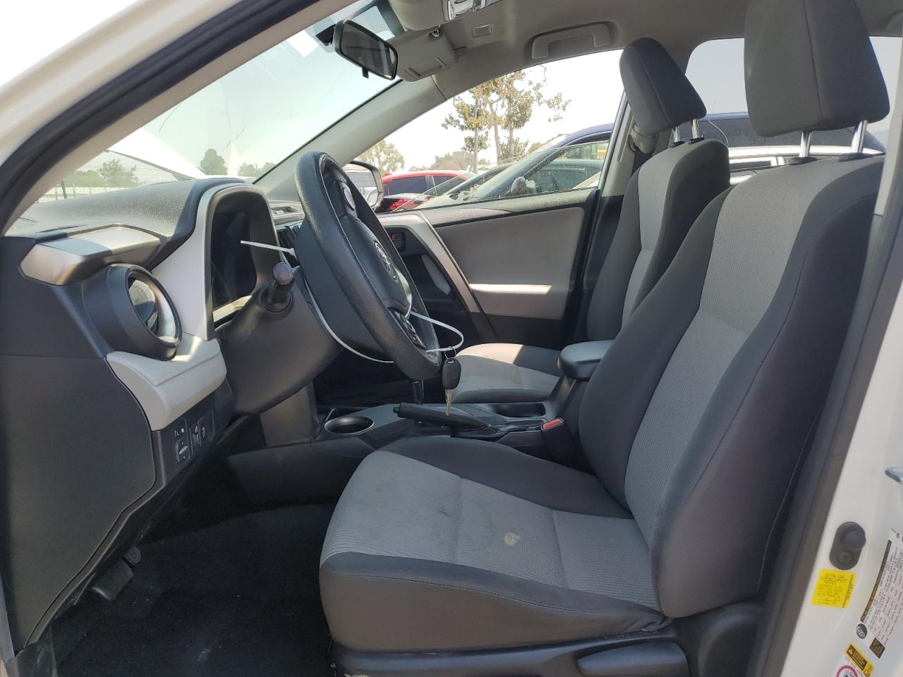 2015 Toyota Rav4 Le VIN: JTMZFREV1FJ049953 Lot: 65065304