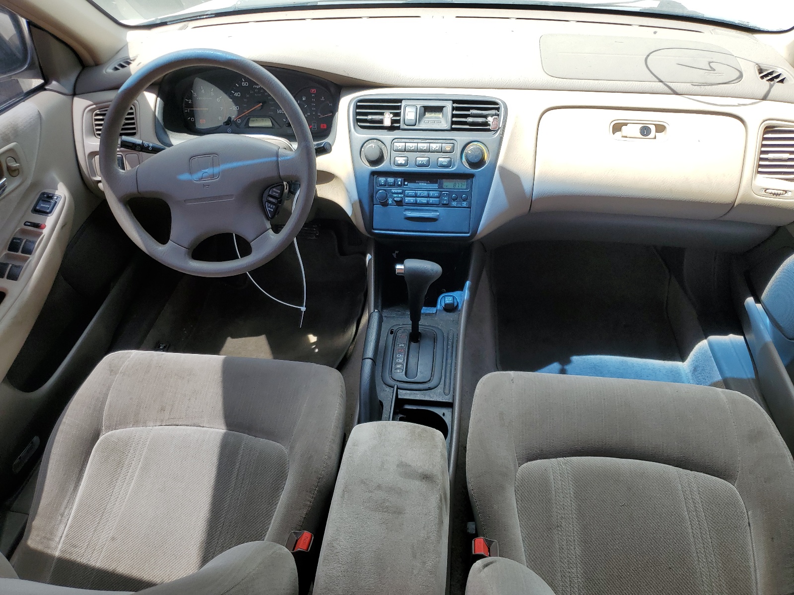 1HGCG5643YA077985 2000 Honda Accord Lx