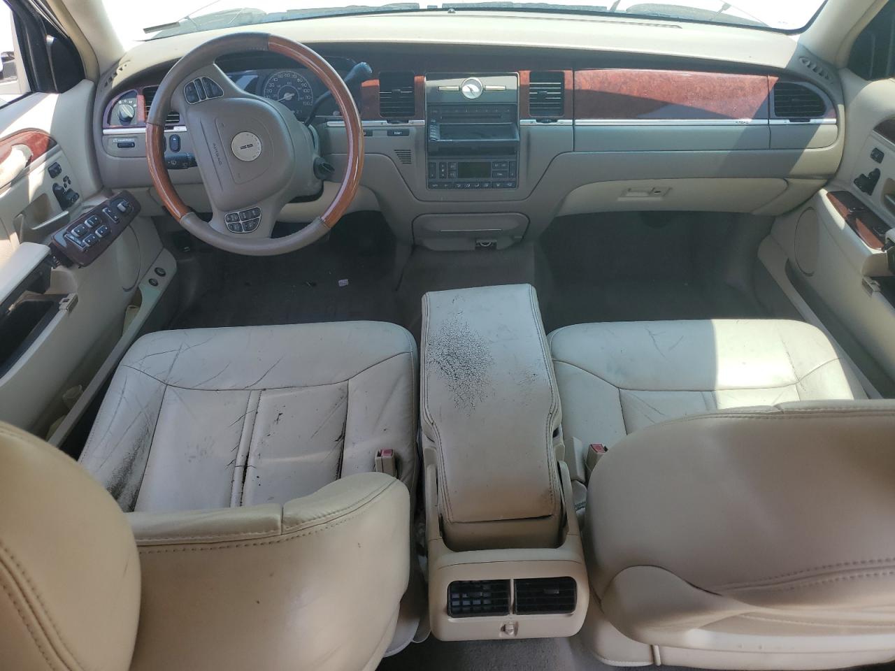 2004 Lincoln Town Car Ultimate Long Wheelbase VIN: 1LNHM85W24Y652396 Lot: 63002754