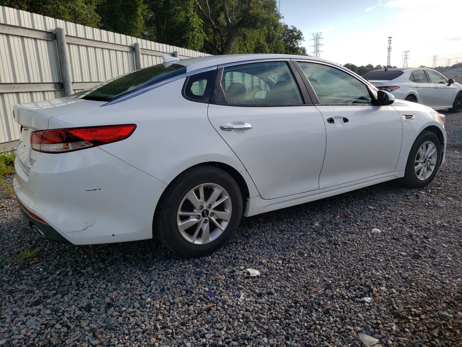 2016 Kia Optima Lx vin: 5XXGT4L33GG038611