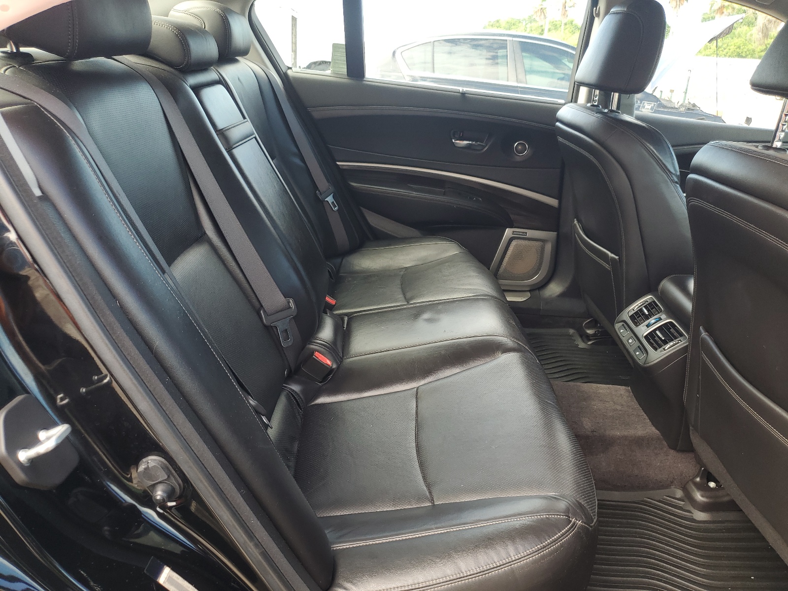 JH4KC1F9XEC005853 2014 Acura Rlx Advance