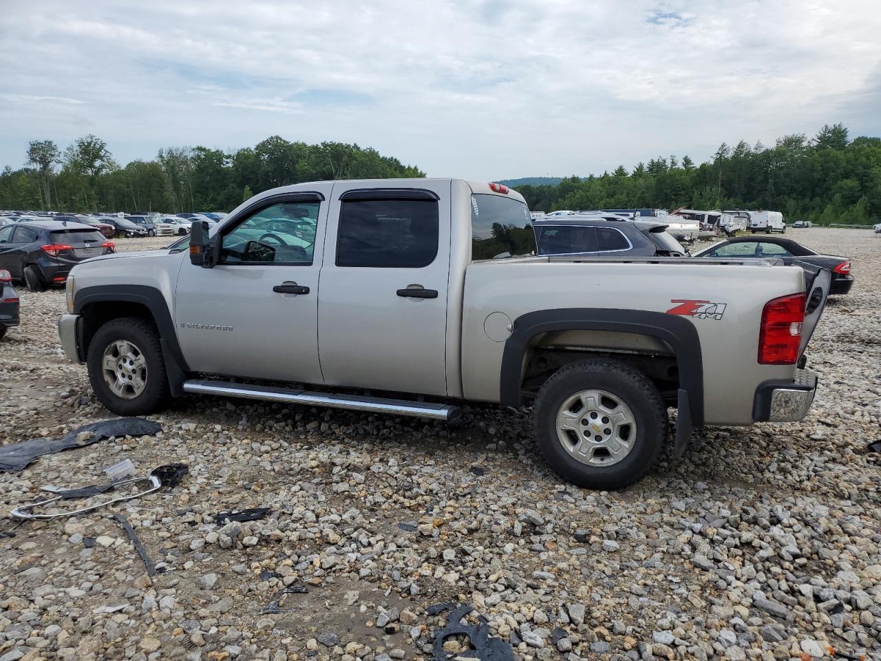 2008 Chevrolet Silverado - Image 2