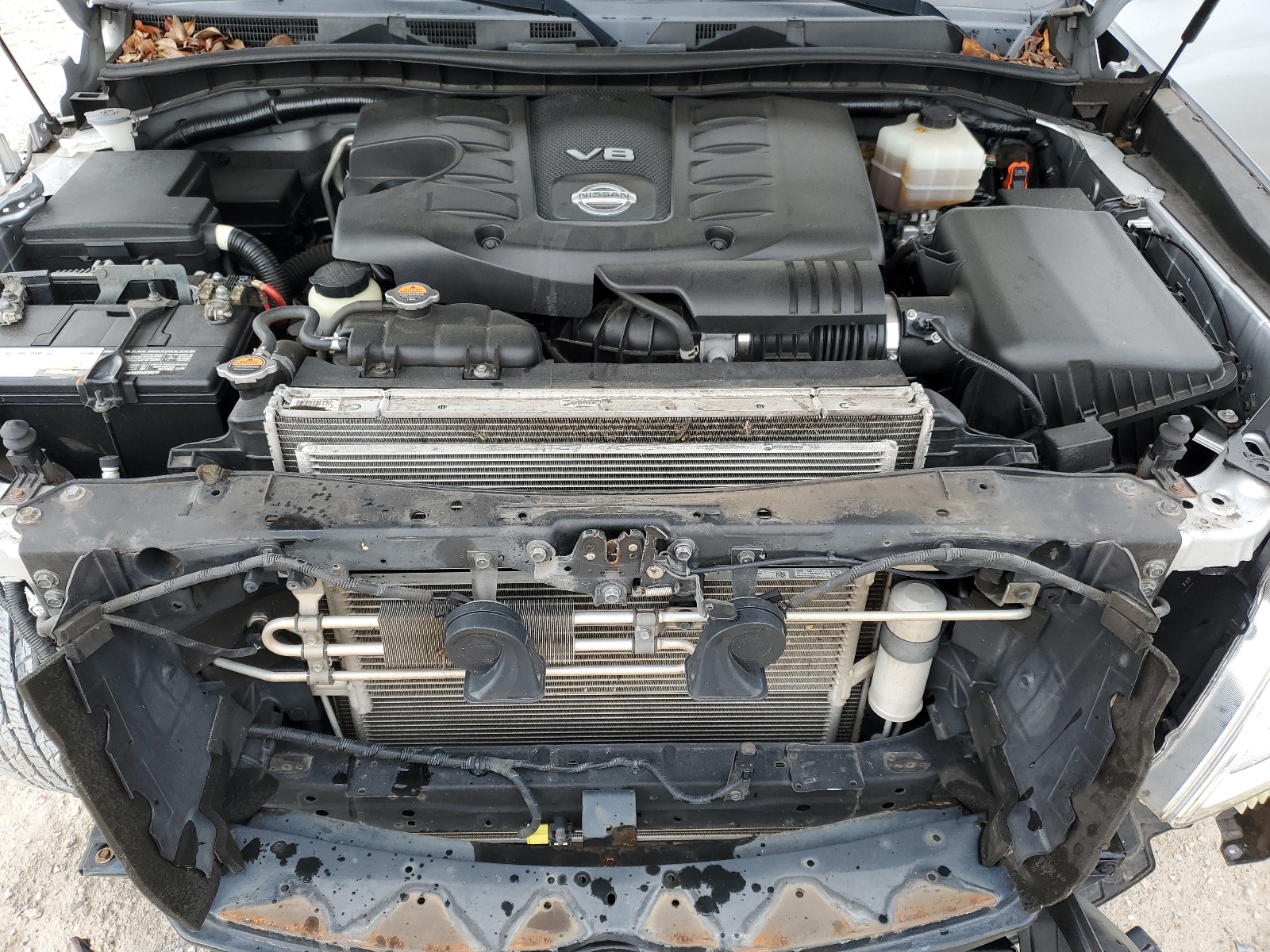 JN8AY2ND4JX000388 2018 Nissan Armada Sv