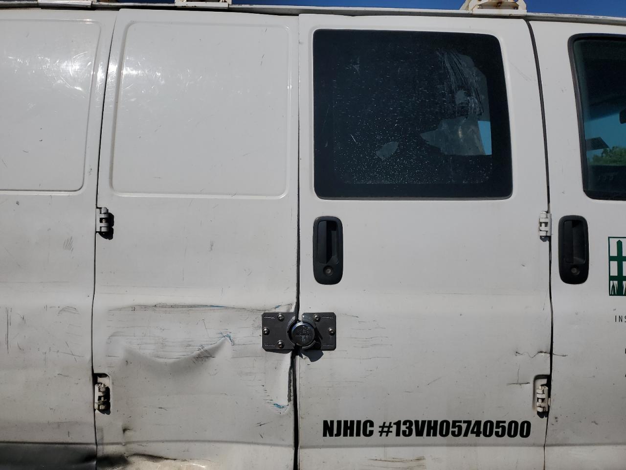 2017 Chevrolet Express G2500 VIN: 1GCWGBFF3H1105621 Lot: 63005594