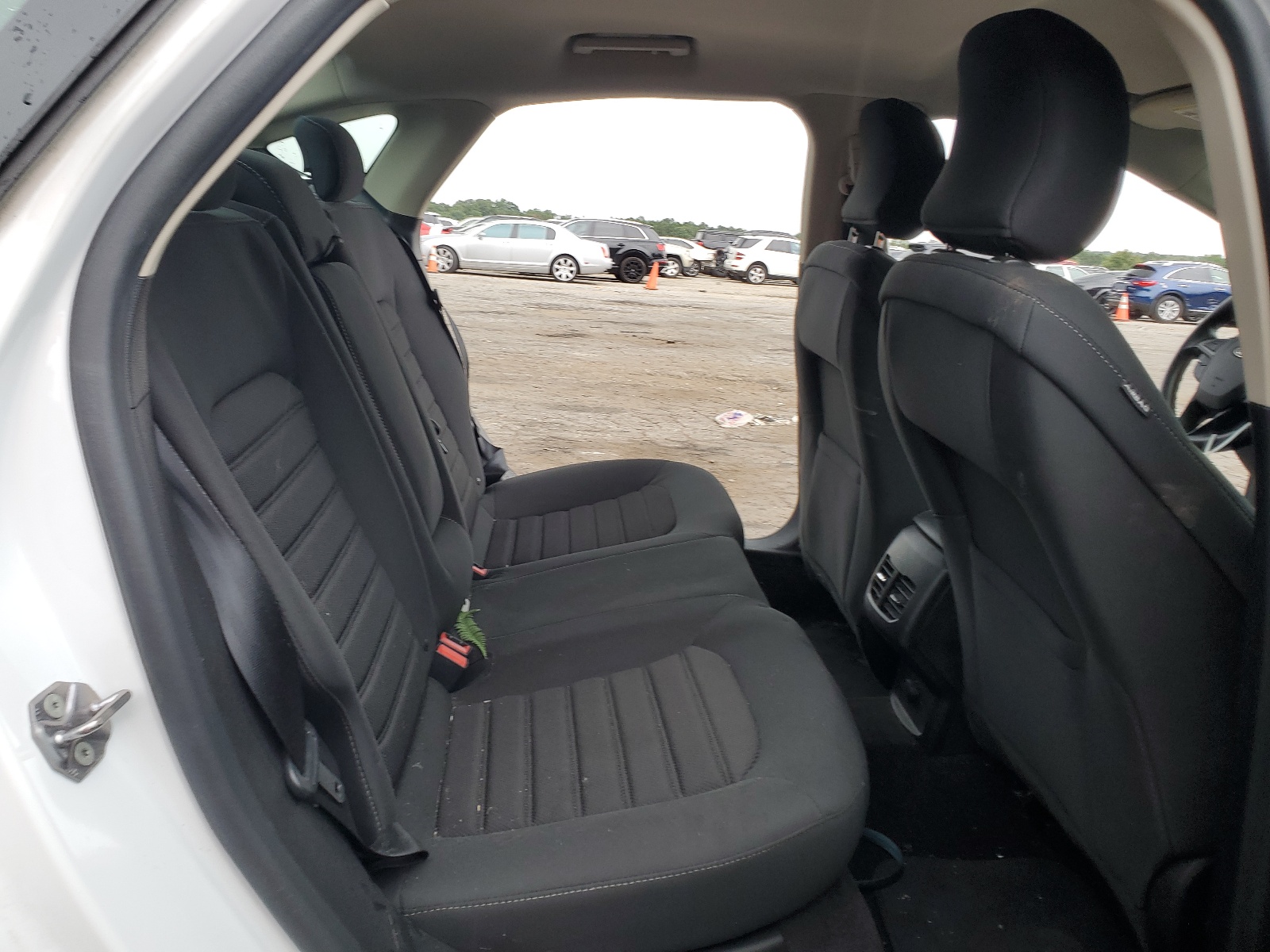 3FA6P0HD0KR229591 2019 Ford Fusion Se