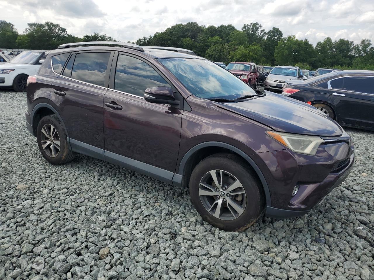 VIN 2T3WFREV0HW380045 2017 TOYOTA RAV4 no.4