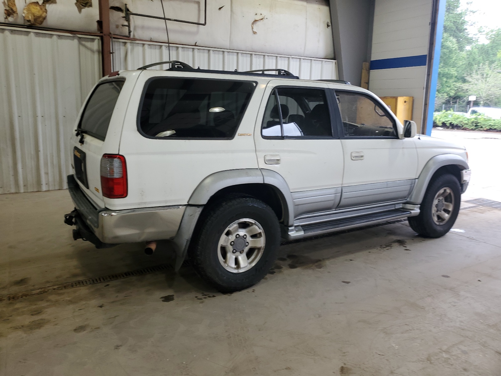 JT3GN87R8W0084665 1998 Toyota 4Runner Limited