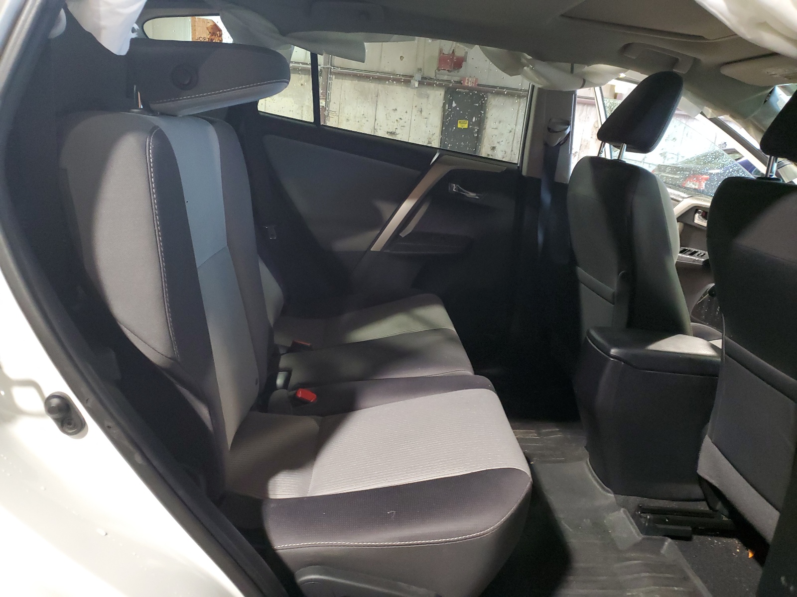 2T3RFREV7FW229777 2015 Toyota Rav4 Xle