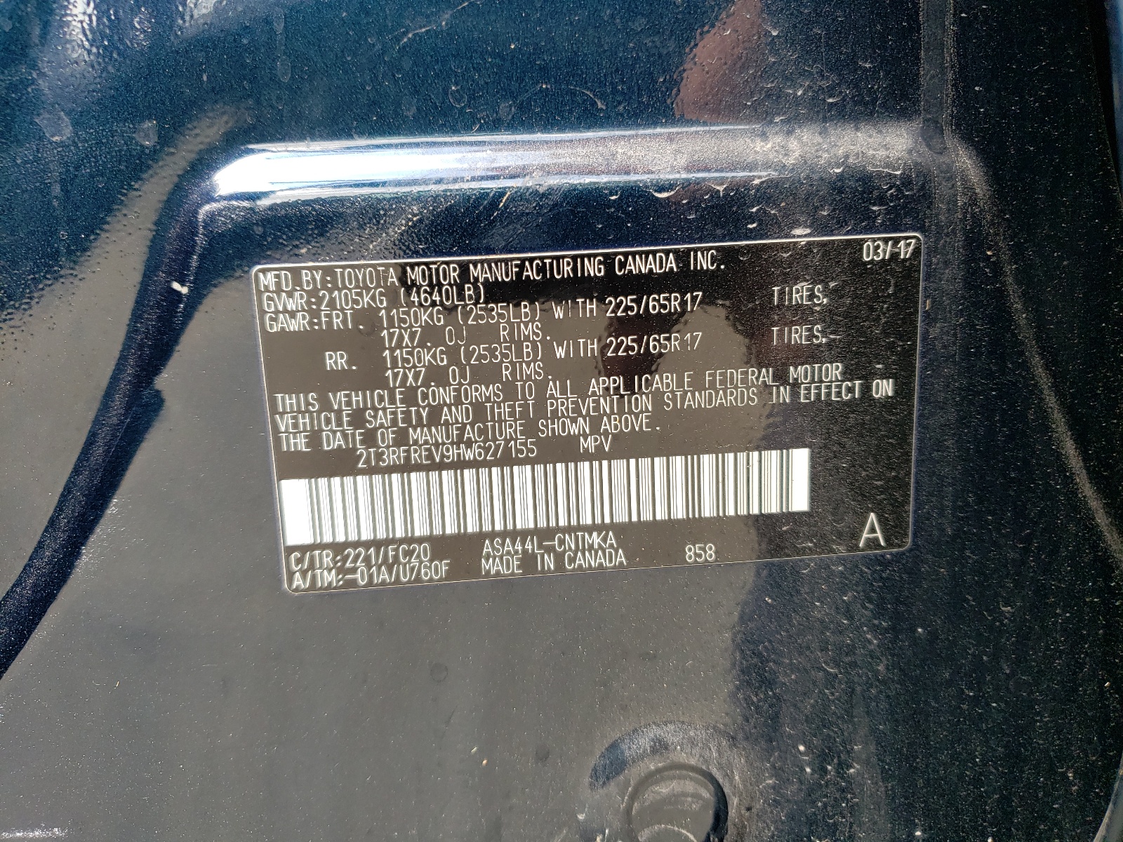 2T3RFREV9HW627155 2017 Toyota Rav4 Xle