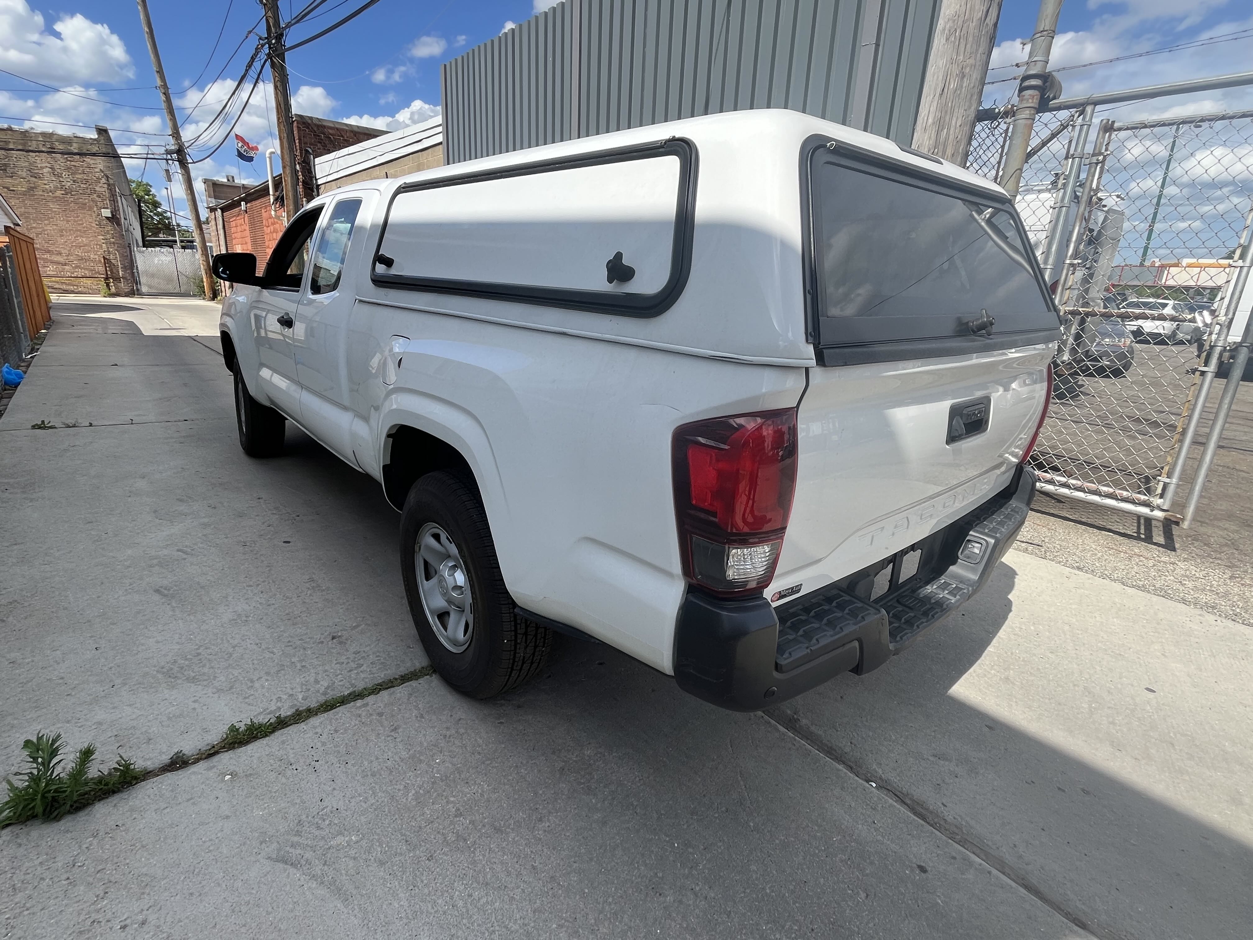 2018 Toyota Tacoma Access Cab vin: 5TFRX5GN0JX105048